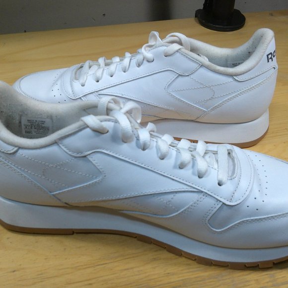 Reebok - Picture 2 of 5